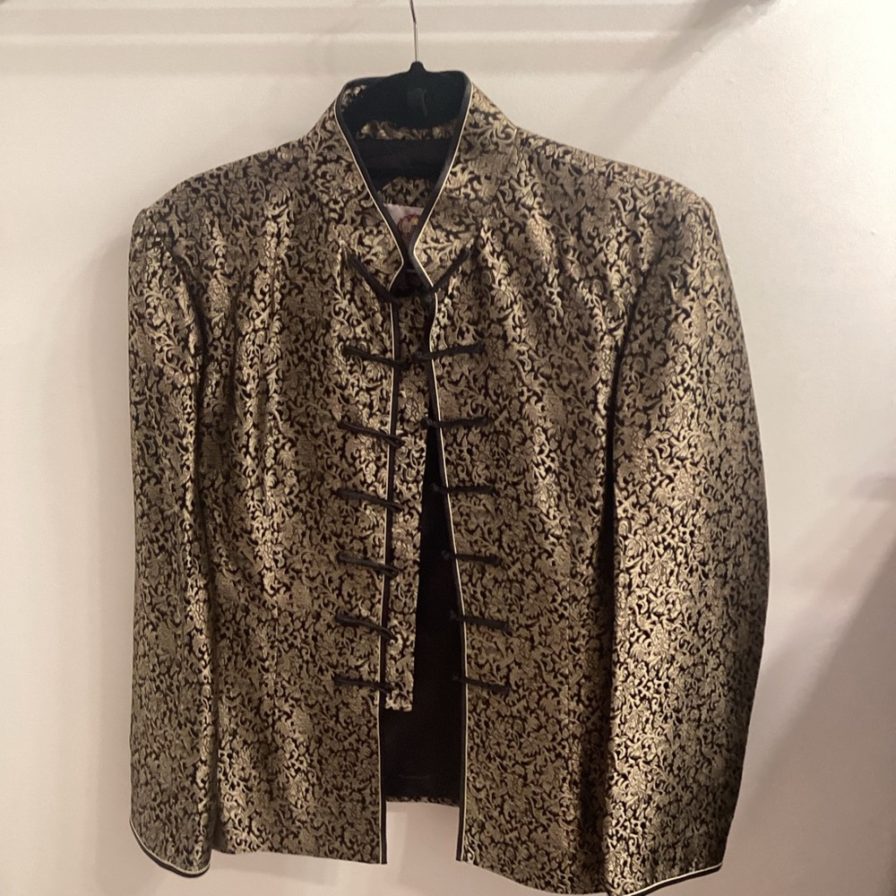 Authentic Asian Jacket 
Black & Gold 
XXL 
Fits Smaller than specified